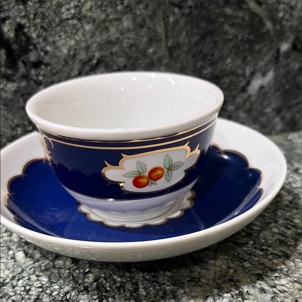 American Girl Felicity Pleasant Company Blue and White Teacup Set